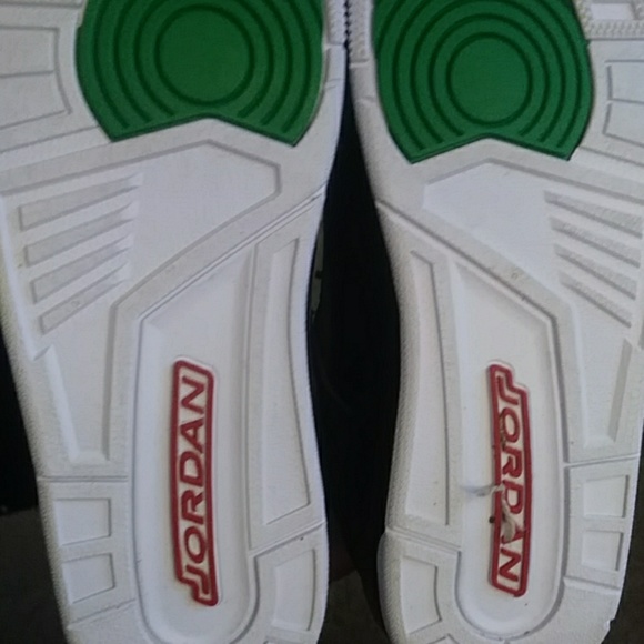 Spike Lee "Son of Mars" Jordans - Picture 4 of 4